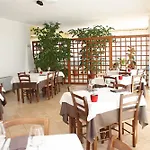 Biderrosa فندق كالا ليبيروتو