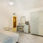Biderrosa فندق كالا ليبيروتو